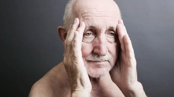 Viele glauben, die Demenz sei eine unvermeidliche Erscheinung des Alters – doch das ist falsch! So haben die Hälfte der Menschen im Alter von 90 Jahren haben keine Gedächtnisstörungen.