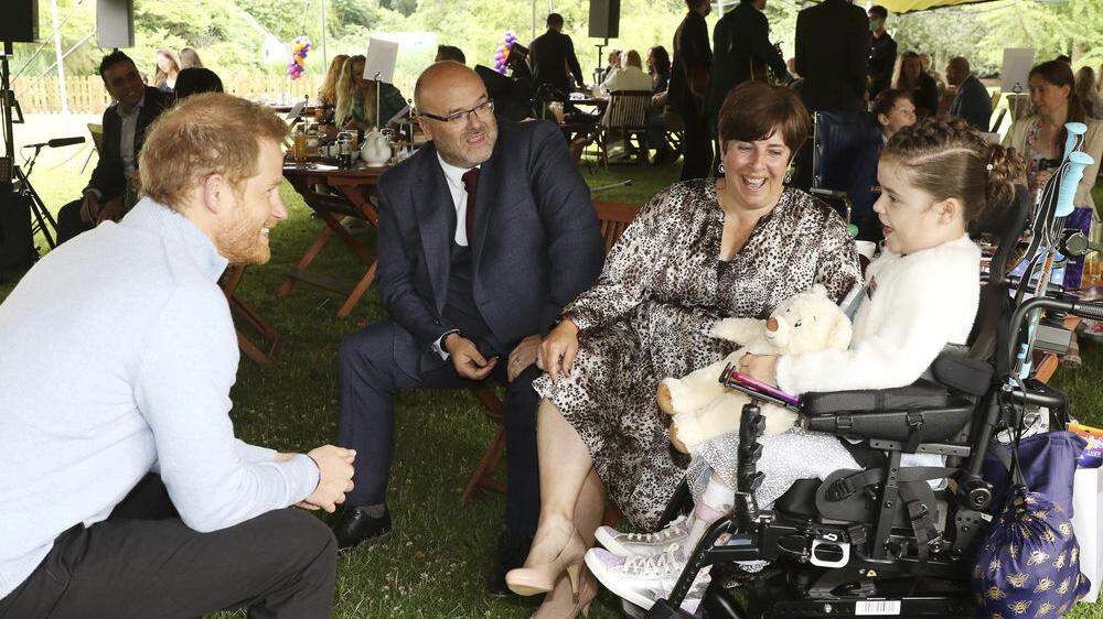 Prinz Harry stattete am Vormittag überraschenderweise einer Wohltätigkeitsveranstaltung einen Besuch ab. 