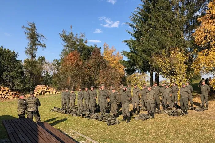 571 Milizsoldaten aus dem Bataillon nehmen daran teil