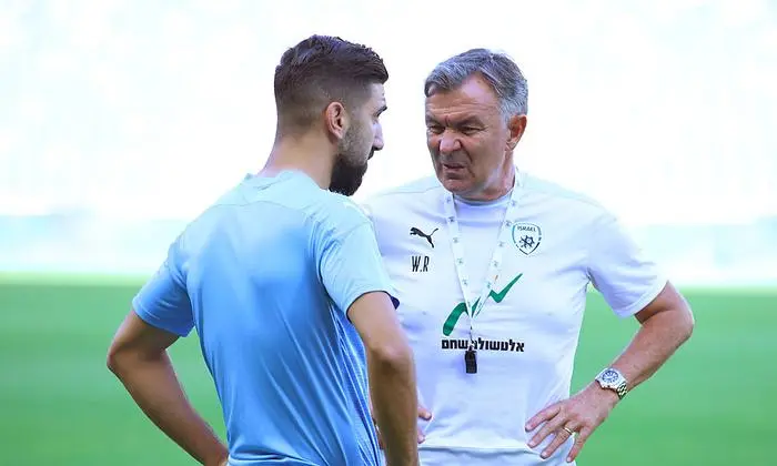 Willi Ruttensteiner (rechts) mit Munas Dabbur