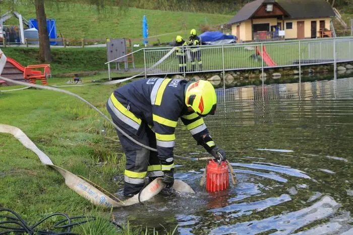 Starke Schneeschmelze und beginnende Niederschläge mit eingelagerten schweren Gewittern und orkanartigen Sturmböen: Dies war die Ausgangslage einer Katastrophenschutzübung Ende April.