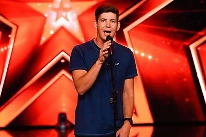 Dass in Benjamin Lenzenhofer so eine Stimme steckt, damit hat die „Supertalent“-Jury rund um Dieter Bohlen nicht gerechnet. Mit seiner Interpretation von „Dann kommt die Musik“ hat der Maurer aus Ferndorf überrascht. An der Performance muss aber noch gearbeitet werden, meinte der Poptitan. Wie weit der 19-Jährige im Bewerb kommt, wird sich zeigen. Samstags, 20.15 Uhr, RTL