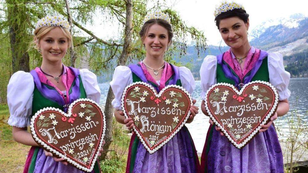 Die Narzissenhoheiten Prinzessin Katharina Raich, Königin Petra Ladreiter und Prinzessin Simone Wiesauer repräsentieren nun ein Jahr das Ausseerland-Salzkammergut (v. l. n. r.). 