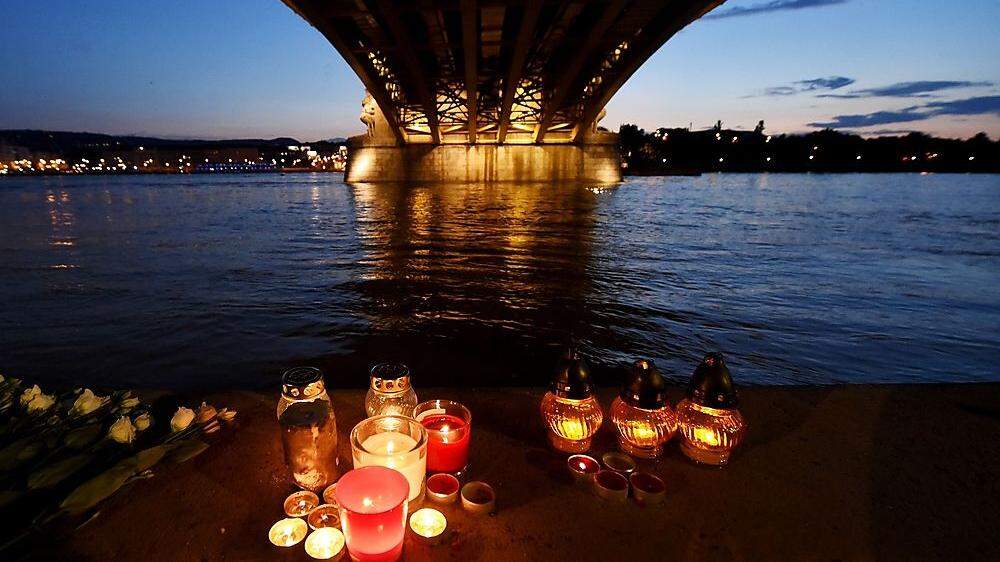 Trauer, viele offene Fragen und andauernde Bergungsarbeiten in Budapest