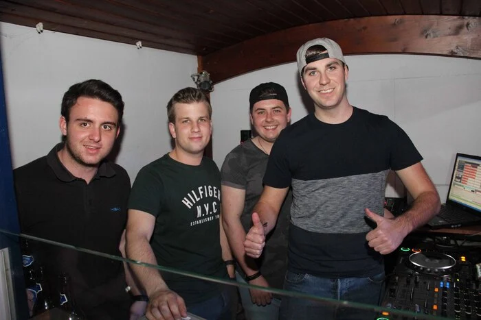 Das DJ-Team von "Blackout" sorgte für Stimmung.