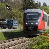 Die Ostbahn zwischen Graz und Ungarn wird modernisiert und auf Strom umgestellt. So sollen künftig 5,6 Millionen Liter Diesel pro Jahr eingespart werden