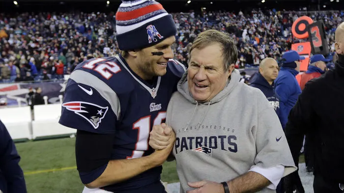 Im Jahr 2000 wurde Tom Brady im Draft an Nummer 199 gedraftet. Bill Belichick, der Trainer der New England Patriots, schenkte dem Quarterback aus Kalifornien das Vertrauen. Es sollte sich bezahlt machen.
