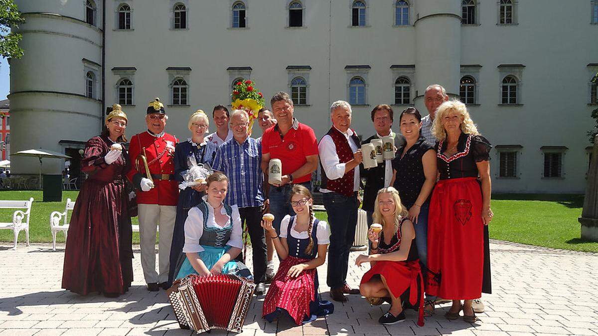 Kirchtagslader, Traditionsvereine, Stadtpolitiker sowie das Organisationsteam freuen sich auf den 14. Spittaler Kirchtag	