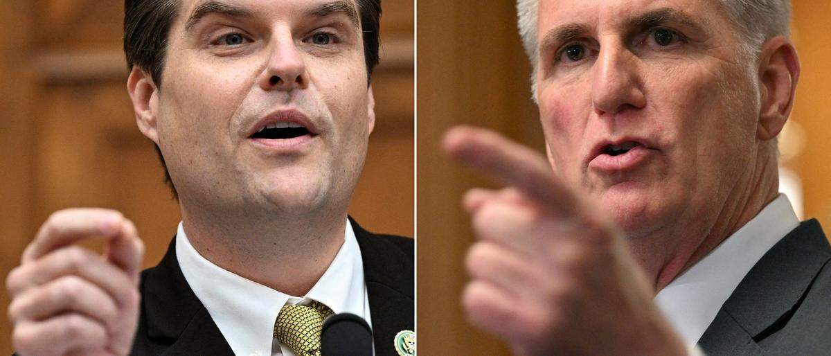 McCarthy (r.) will nach seiner Abwahl nicht mehr antreten. Ein Nachfolger ist derzeit nicht in Sicht. Matt Gaetz (r.) hat McCarthys Sturz organisiert 