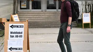 Spitzenkandidat Kay-Michael Dankl beider Stimmabgabe am Sonntag 23. April 2023, in Salzburg.