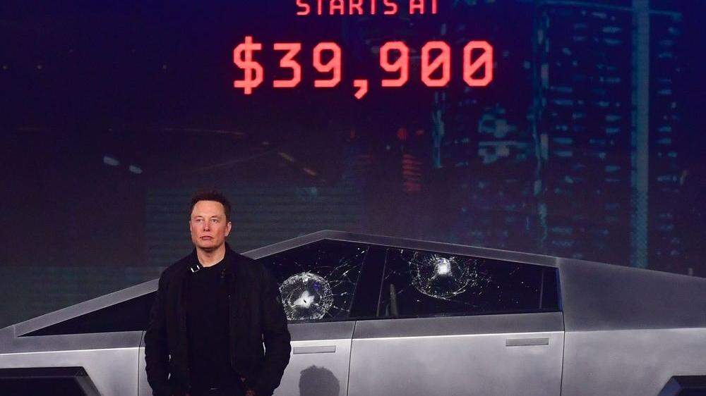 Tesla-Boss Elon Musk bei der nicht gänzlich problemfrei gelaufenen Präsentation
