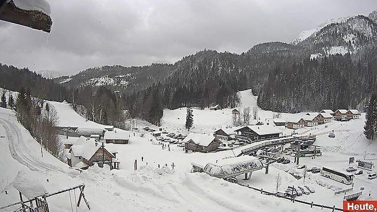 Tief verschneit: Altaussee am Fuße des Losers