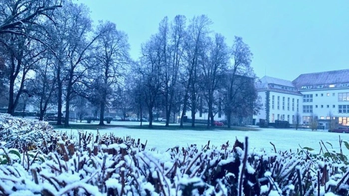 Die prognostizierten Schneefälle für den heutigen Freitag sind eingetroffen.