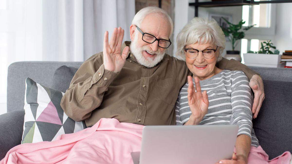 &quot;Winke winke&quot; per Laptop: Oma und Opa vermissen dich gerade sehr