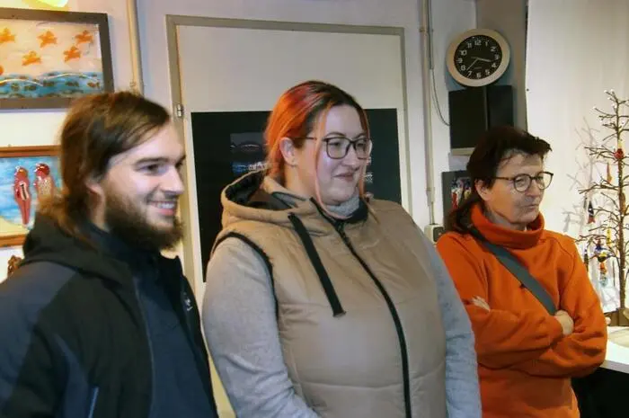 Ebenfalls zur Tradition gehört es, dass die beiden zusätzlich zu ihrer Glasmanufaktur Künstlern die Möglichkeit bieten, ihre Werke zu präsentieren.