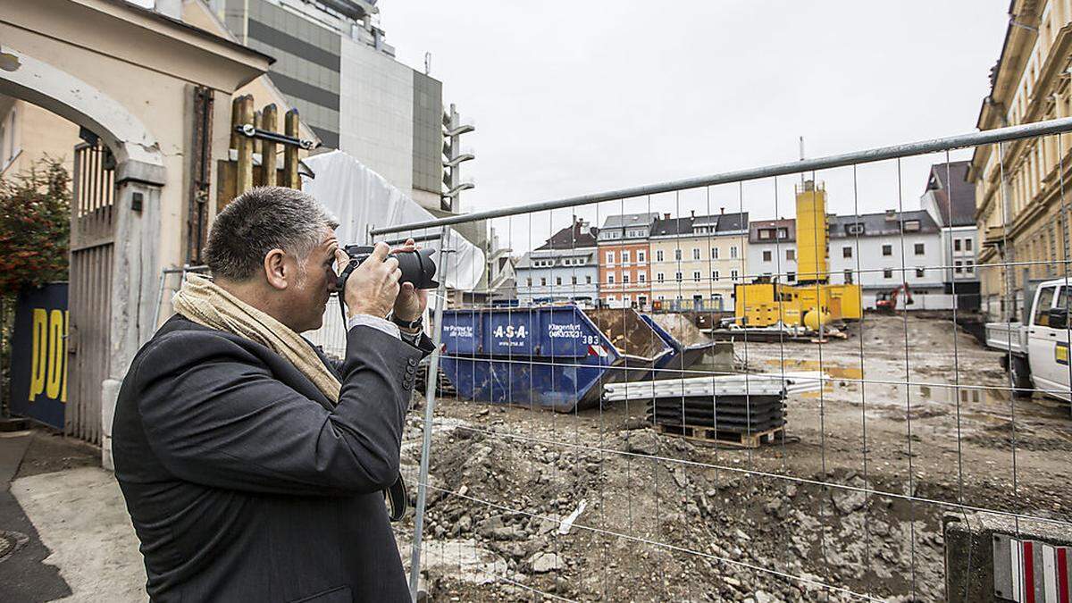 Stadtplaner Reinhard Seiss hat die Vitaneum-Baustelle am Benediktinerplatz im Visier