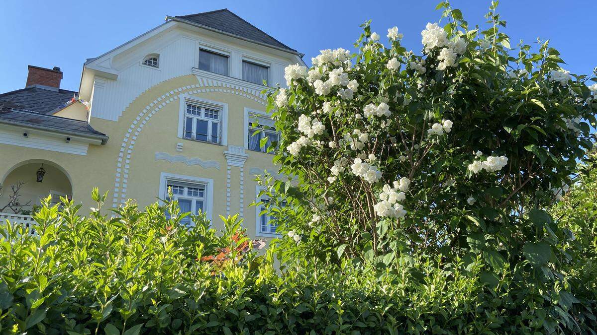 Nach dem Vorbild englischer Gartenstädte, entstand um 1900 das Villenviertel beim ORF-Landesstudio