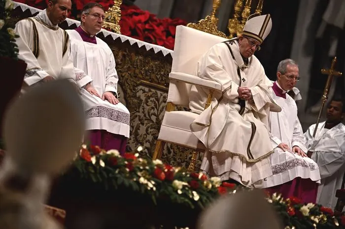 Franziskus erinnerte an die im Evangelium beschriebenen drei Weisen aus dem Morgenland, mit denen die christliche Glaubensverkündigung begonnen habe.