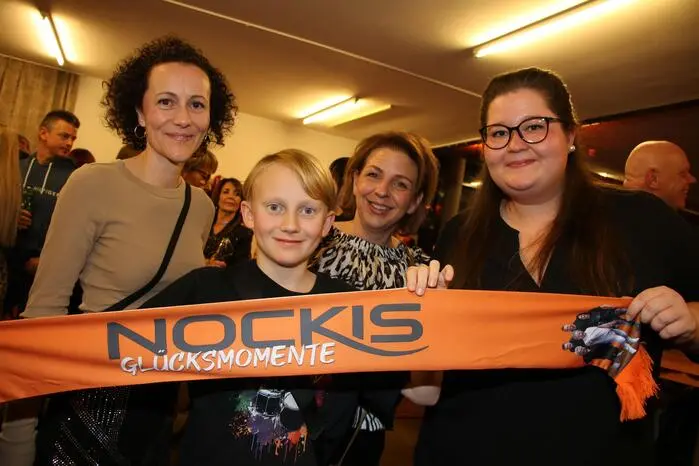 Die NOCKI-Fans am Foto von links: Ines Kogler, Matteo Kogler (10 Jahre), Silvia Kogler und Sarah Pleschko.
