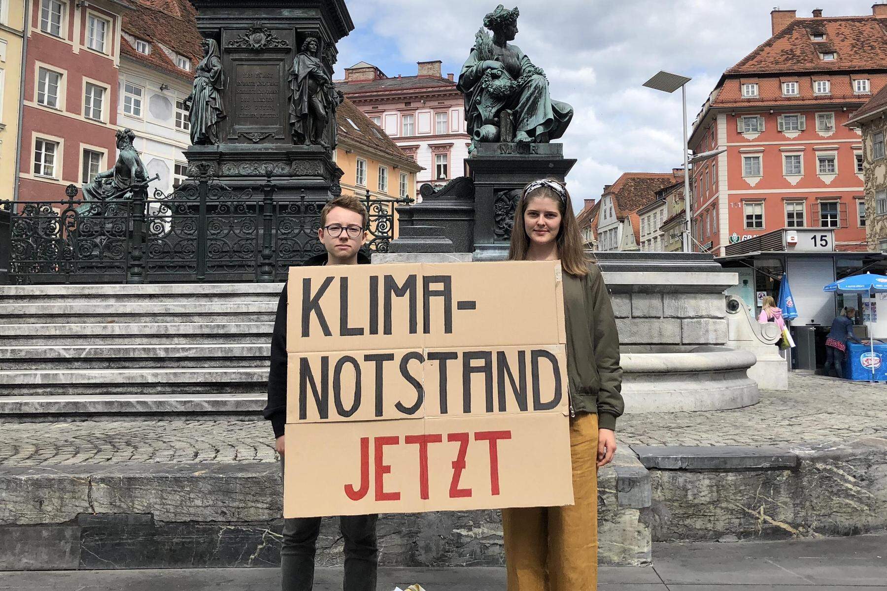 Protestmarsch | Bürger fordern von Stadt Leibnitz Ausrufung des Klimanotstands 