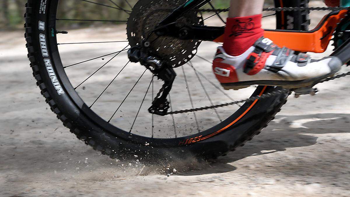 Ein Deutscher kam mit seinem E-Mountainbike in Kals am Großglockner zu Sturz und wurde schwer verletzt (Symbolfoto)