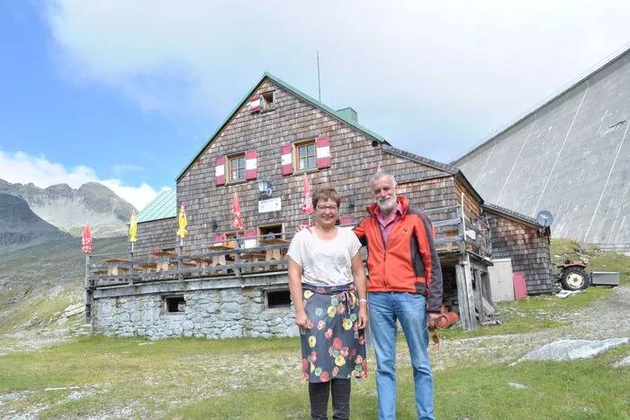 Nur Maria und Johann Pschernig von der Reißeck Hütte haben Stellung gehalten.