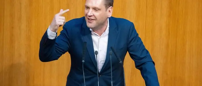 Im Parlament ist SPÖ-Klubobmann Philip Kucher in seinem Element