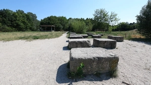 Ein Mann erlag in der Nacht auf Sonntag nach einer Prügelattacke in einem kleinen Park in Wien-Donaustadt seinen Verletzungen 