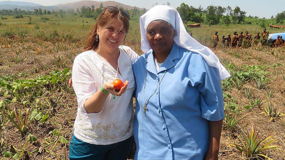 Brigitte Kroutil-Krenn mit Schwester Godelive in Burundi vergangenen Juni