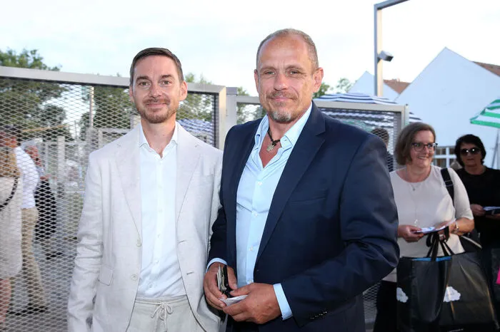 Gery Keszler in Begleitung