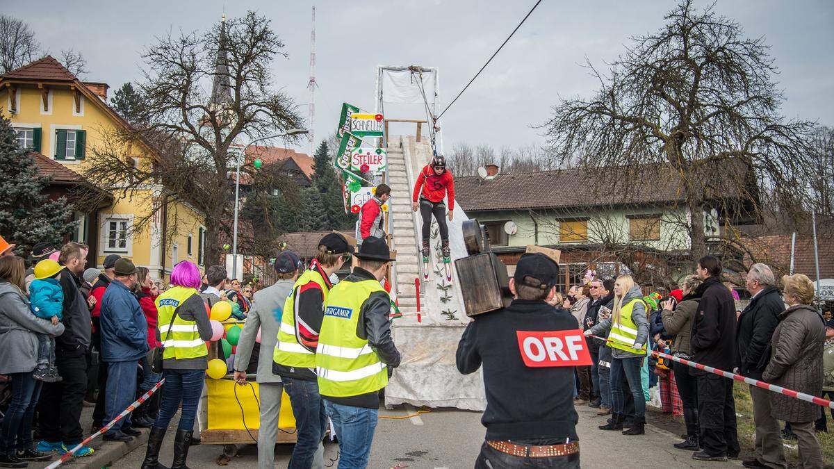 Einen Faschingsumzug wird es heuer in Dobl-Zwaring wieder geben – große Wägen können diesmal aber nicht dabei sein 