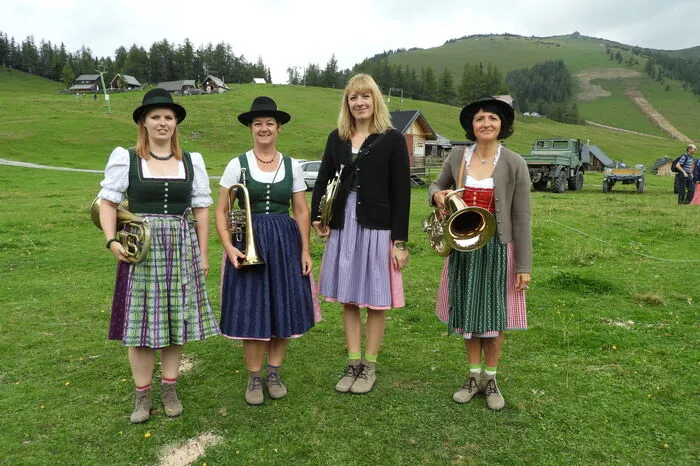 Die Gruppe "Kittlblech" aus St. Marein bei Graz heizten den Gästen mit ihren Blechinstrumenten ein.