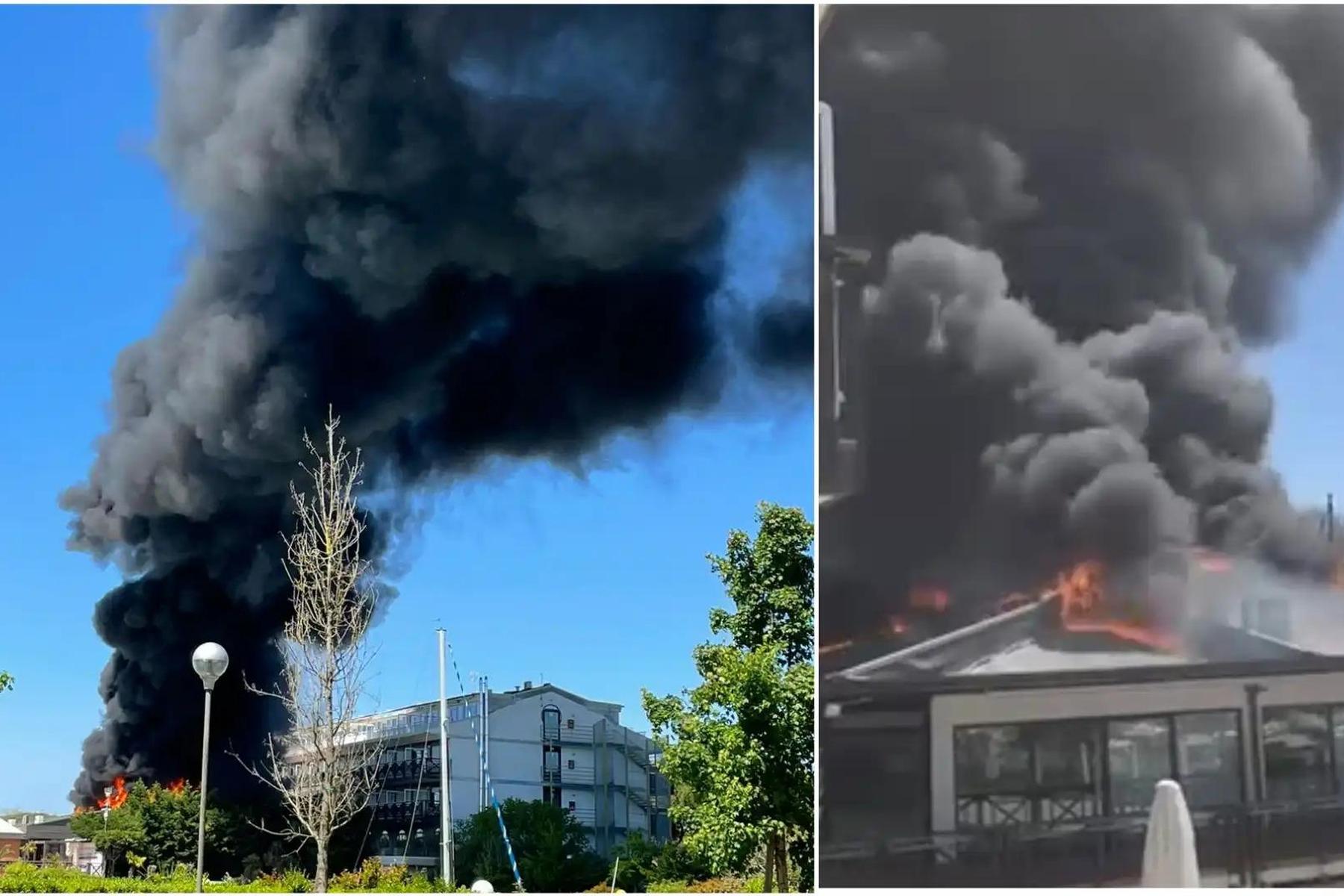Sicherheitsbereich eingerichtet: Hotel in Lignano steht in Flammen, Rauchsäule kilometerweit zu sehen