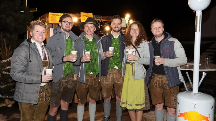 Am Stefanietag trafen sich neun Landjugendgruppen aus dem Bezirk im Nockstadl. Bezirksobmann Andreas Glanzer und der Bezirksleiterin Sophie Wedenig organisierten den mittlerweile traditionellen Bezirksball.
