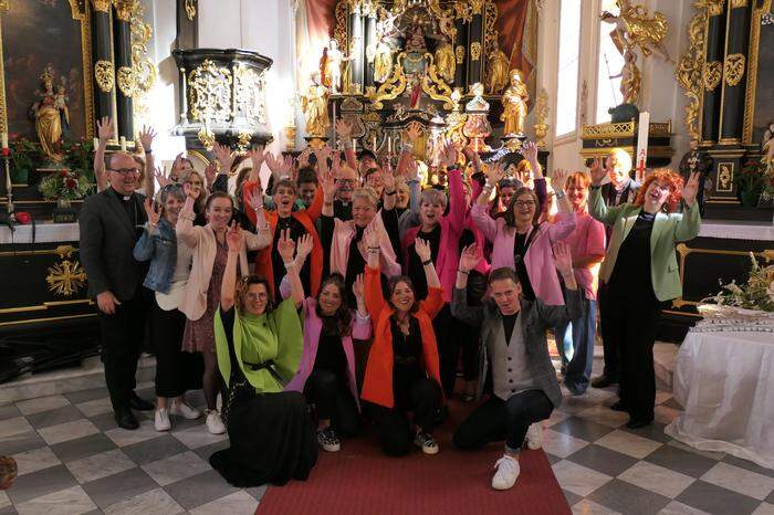 Mit Osttiroler Friseurinnen hat Bischof Hermann Glettler in Lavant einen Gottesdienst gefeiert