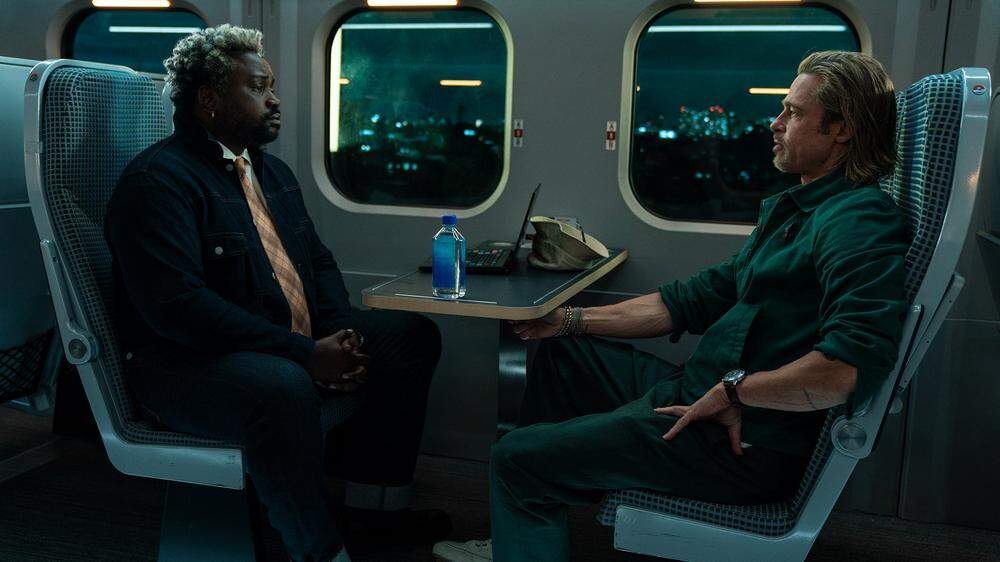 Als Gauner in „Bullet Train“ ist er vom Pech verfolgt: Hollywoodstar Brad Pitt (rechts) 