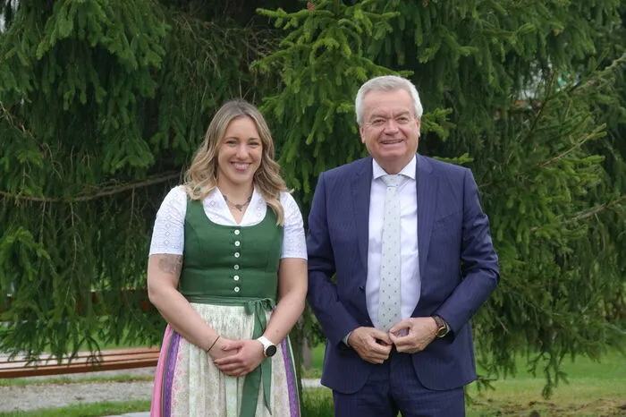 Extra für die neue Ortschefin angereist: Landesparteivorsitzender und LH-Stv. Anton Lang