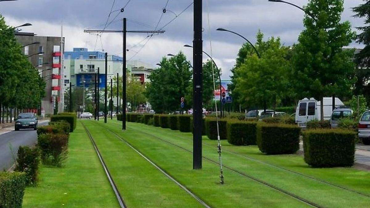 Am Beispiel Nantes veranschaulicht Pro Bim was mit Rasengleisen optisch möglich wäre 