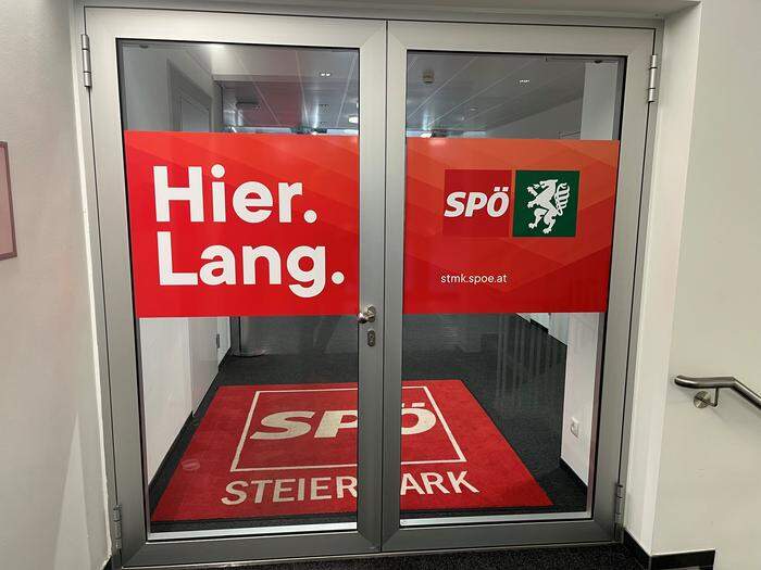 Hinter verschlossenen Türen suchte die Steirer-SPÖ in der Zentrale in der Grazer Metahofgasse nach einem gangbaren Weg nach der Wahl.