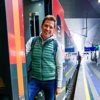 Viele Reportagen machte Florian Danner außerhalb des Studios, doch jetzt bricht er die Zelte in Österreich ab und geht in die USA. Die Familie kommt mit.