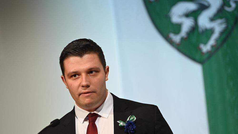 FPÖ-Klubchef Pascuttini bei der konstituierenden Sitzung des Gemeinderates 2021