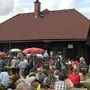 So viele Gäste wie af diesem Bild wird es beim Hochangerschutzhaus noch länger nicht geben