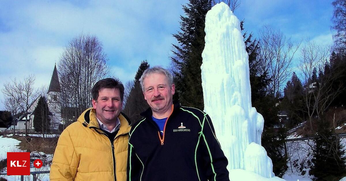 Eine-meterhohe-Eiss-ule-ist-das-winterliche-Wahrzeichen-von-Hirschegg