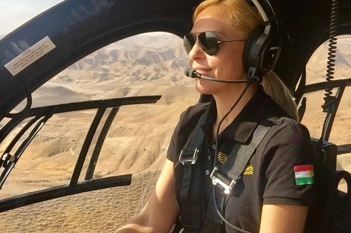 Barbara Reiter, Schulbusunternehmerin aus Seckau, lernte das Pilotieren eines Hubschraubers in Windeseile, und ihr Lebensgefährte Andreas Siebenhofer bewundert sie: "Sie ist eine wunderbare Pilotin, ich fühle mich bei ihr absolut sicher."