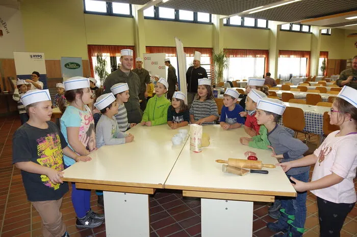 Die Volksschülerinnen und -schüler aus St. Michael und Soldaten gaben ihr Bestes.