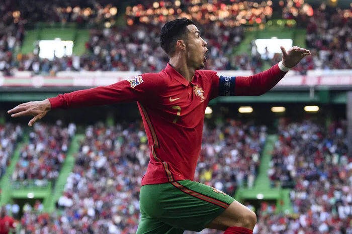 Mit einem Interview hat sich der Europameister jüngst um seinen Vertrag bei Manchester United gebracht. Der Fokus des fünffachen Ballon-d'Dor-Gewinner, fünffachen Champions-League-Sieger und siebenfachen Meister (England, Spanien, Italien) kann voll auf der WM liegen.