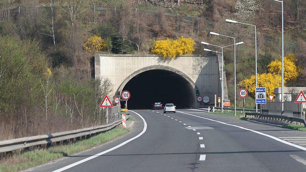 Im Gratkorn Tunnel 3 hat sich Freitagfrüh ein Unfall ereignet