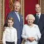 Prinz Charles, Prinz William, Prinz George und Queen Elizabeth II. 