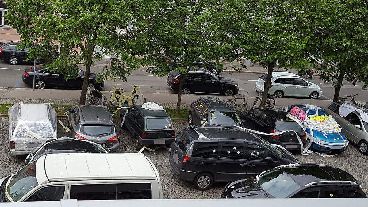 Beim Seebacher-Gymnasiuem waren &quot;Verpackungskünstler&quot; am Werk