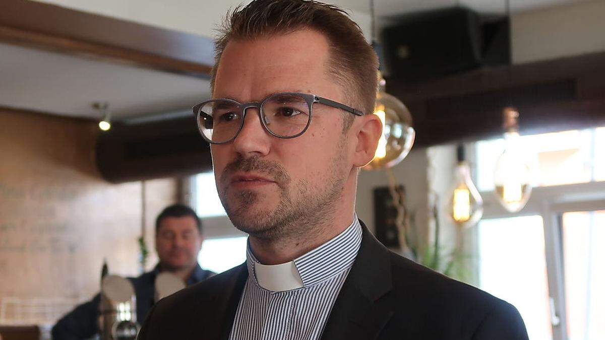 Pfarrer Andreas Monschein ruft zum Feiern zu Hause auf